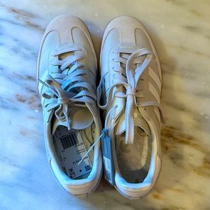 NWT Addidas Sambas, 9.5 Beige